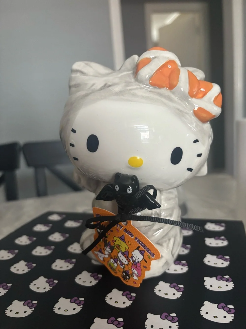 Hello kitty Ceramic Mummy